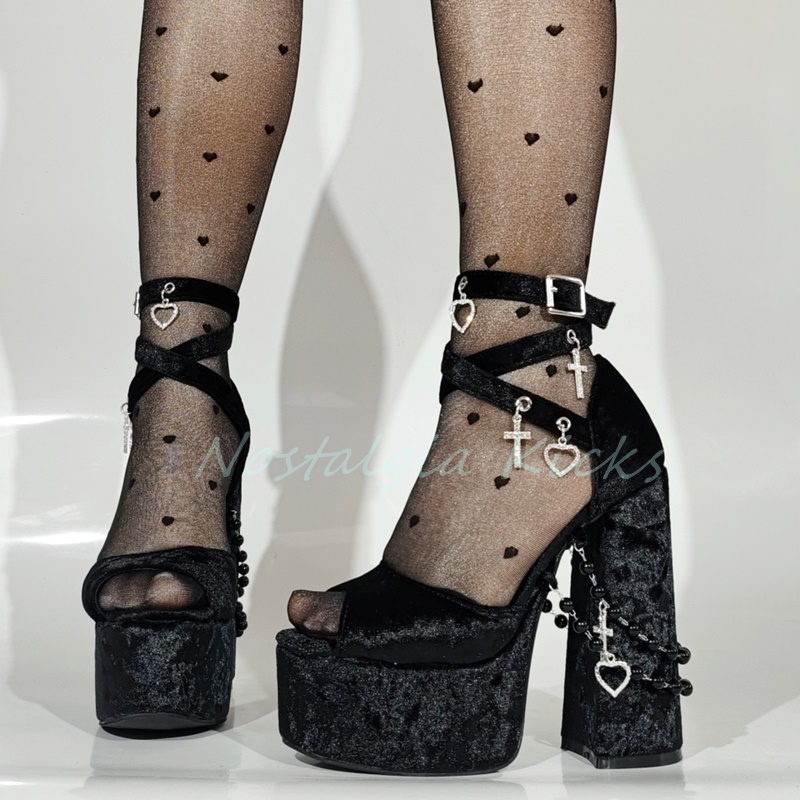 Готические черные бархатные бо – обзор и цена Sandal Strappy Heeled